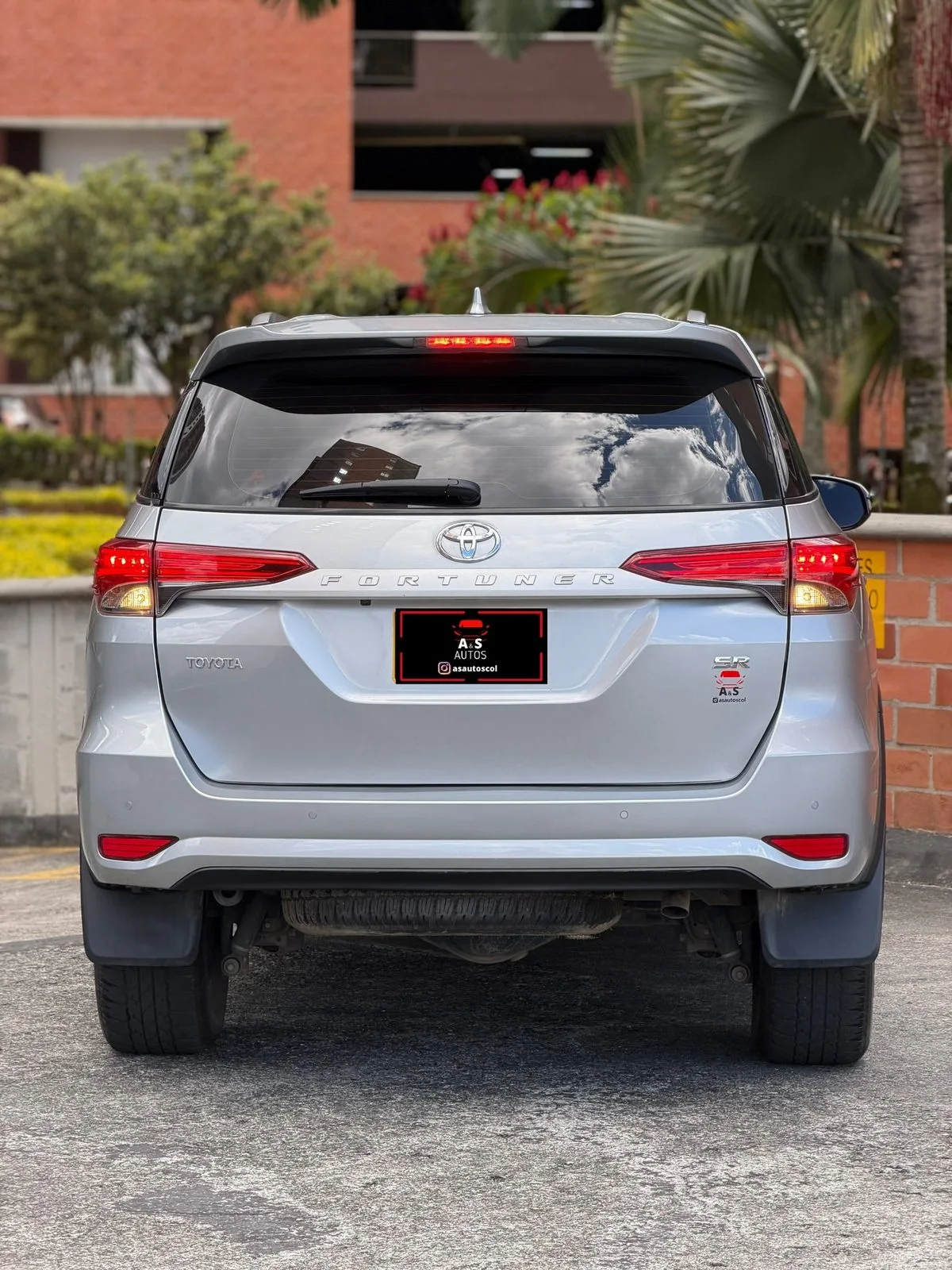 Toyota Fortuner Sr 2023 — foto 4 de 12