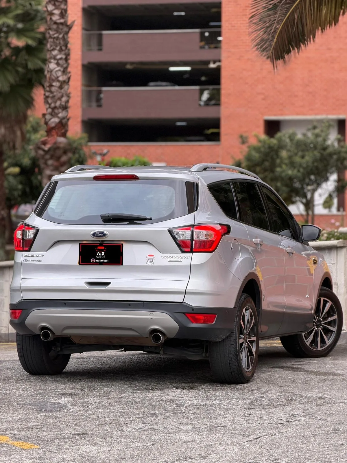 Ford Escape Titanium 2018 — foto 8 de 11