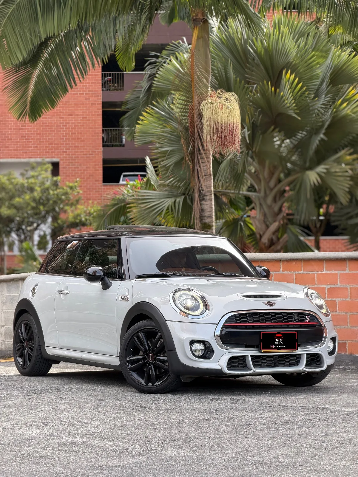 Mini Cooper S Sportback 2019 — foto 14 de 14