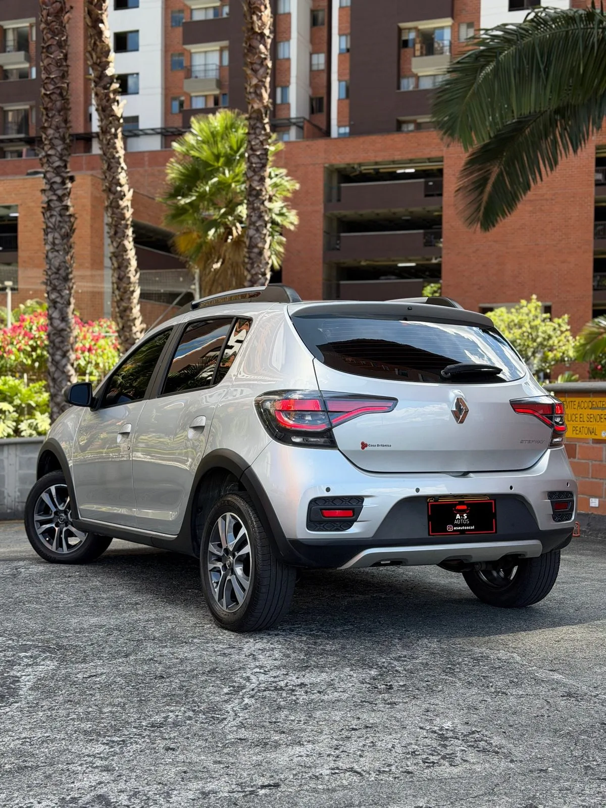 Renault Sandero Stepway Intens 2023 — foto 3 de 12