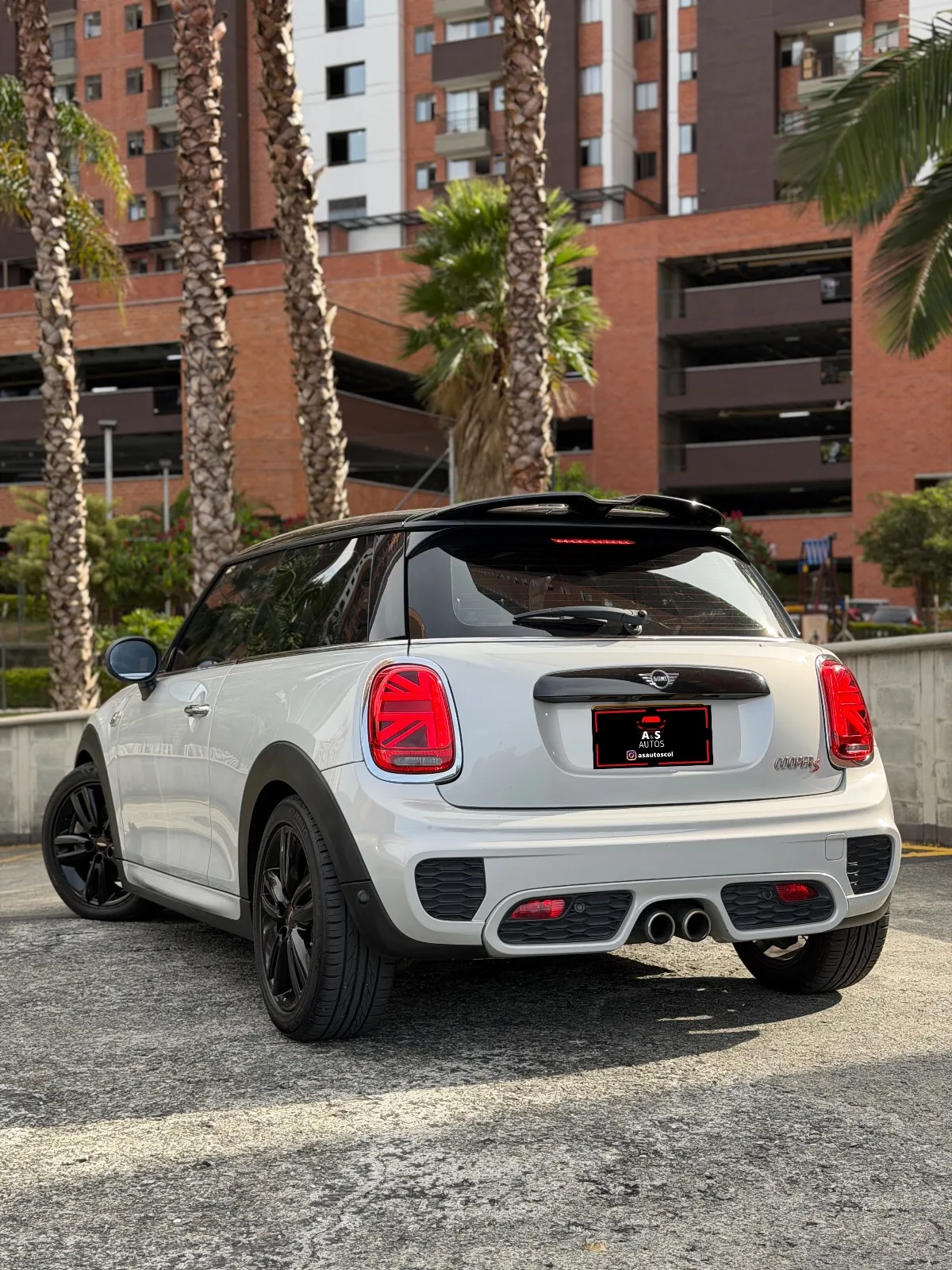 Mini Cooper S Sportback 2019 — foto 3 de 14