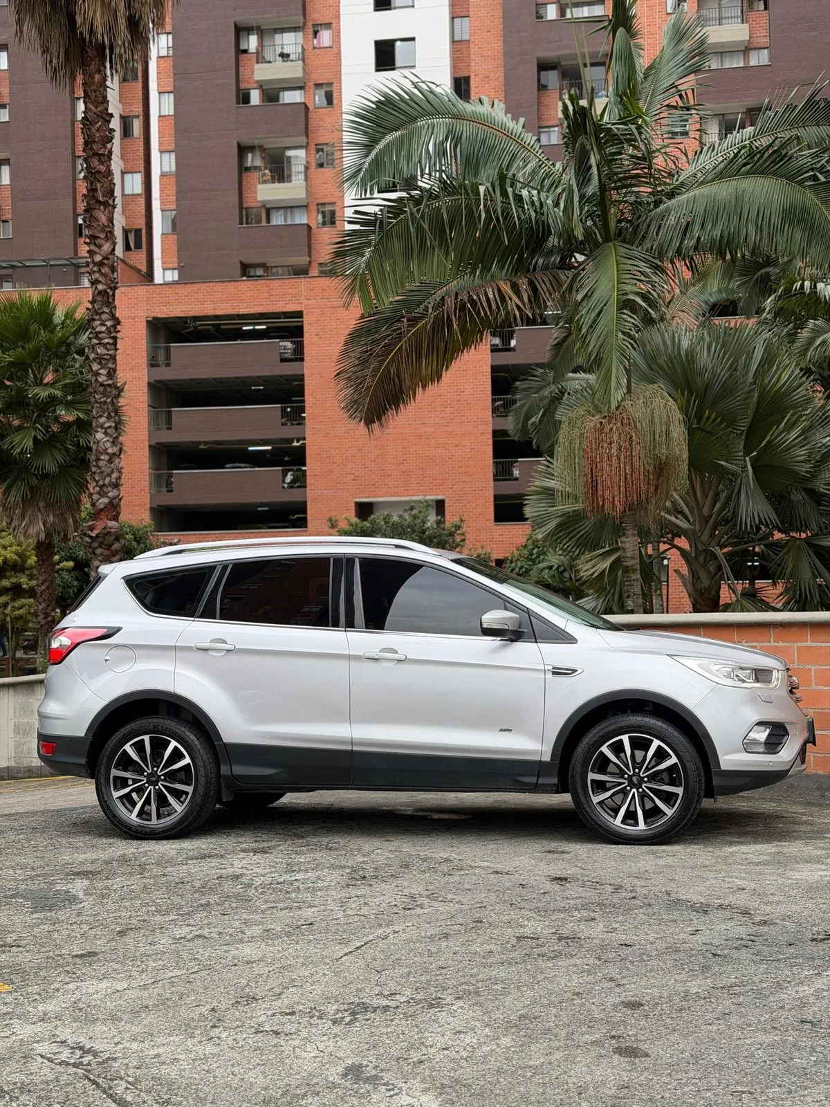 Ford Escape Titanium 2018 — foto 9 de 11