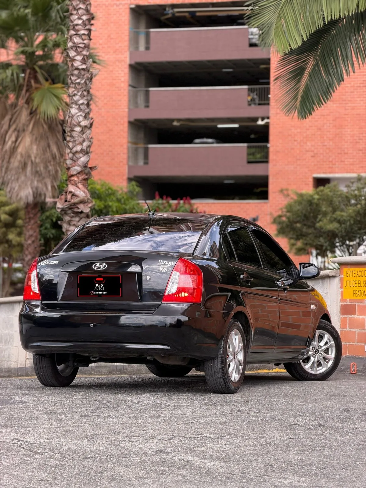 Hyundai Accent Vision 2009 — foto 9 de 12