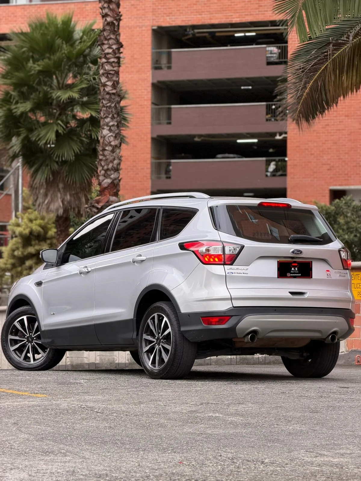 Ford Escape Titanium 2018 — foto 3 de 11