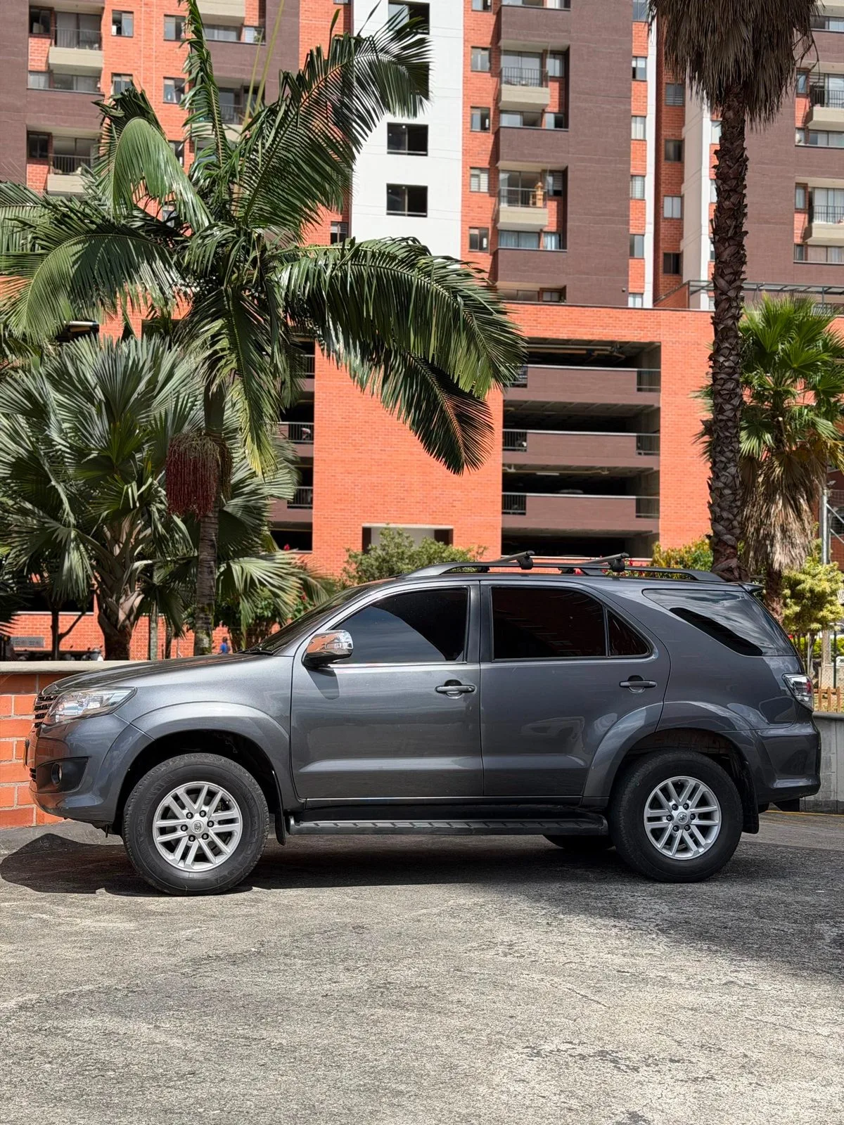 Toyota Fortuner Street 2015 — foto 2 de 12