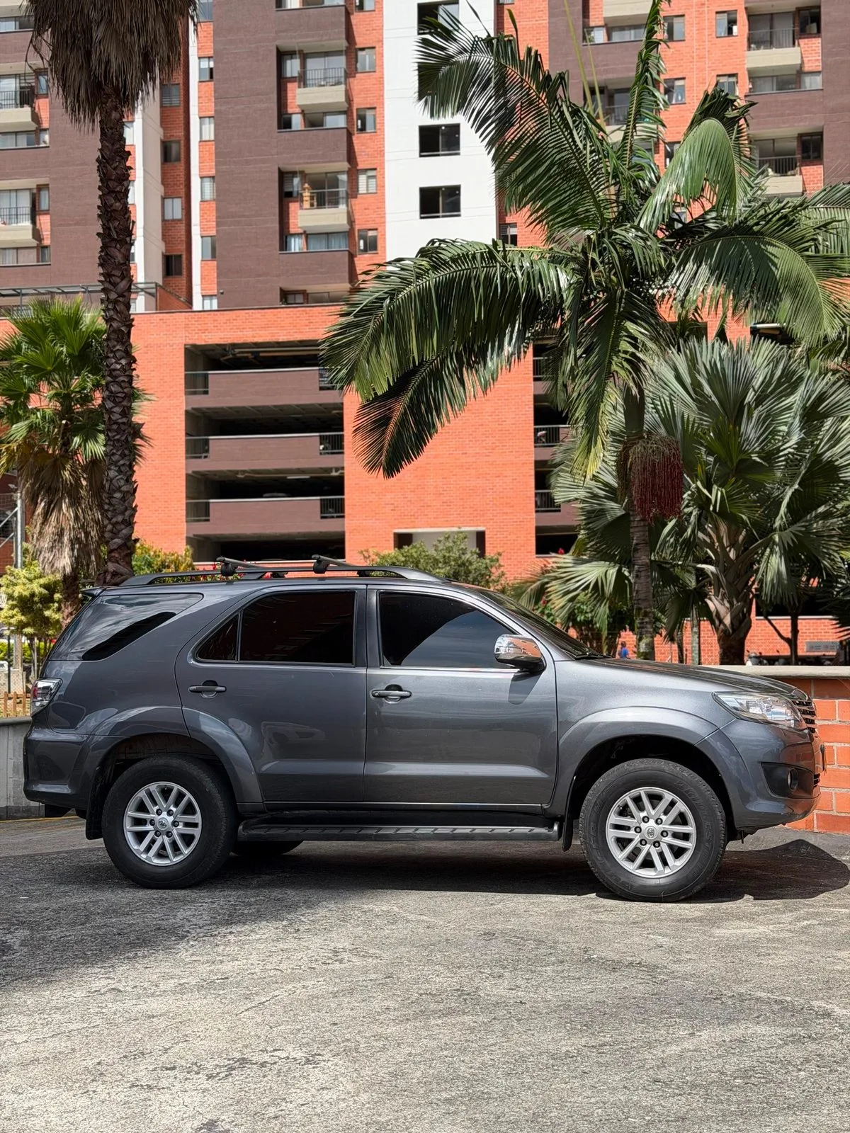Toyota Fortuner Street 2015 — foto 10 de 12