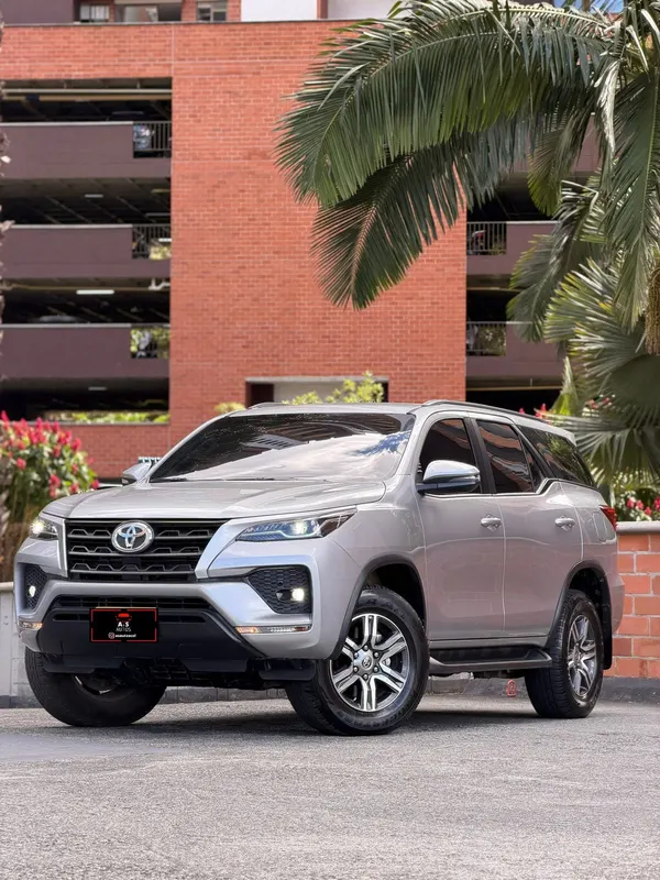 Toyota Fortuner Sr 2023
