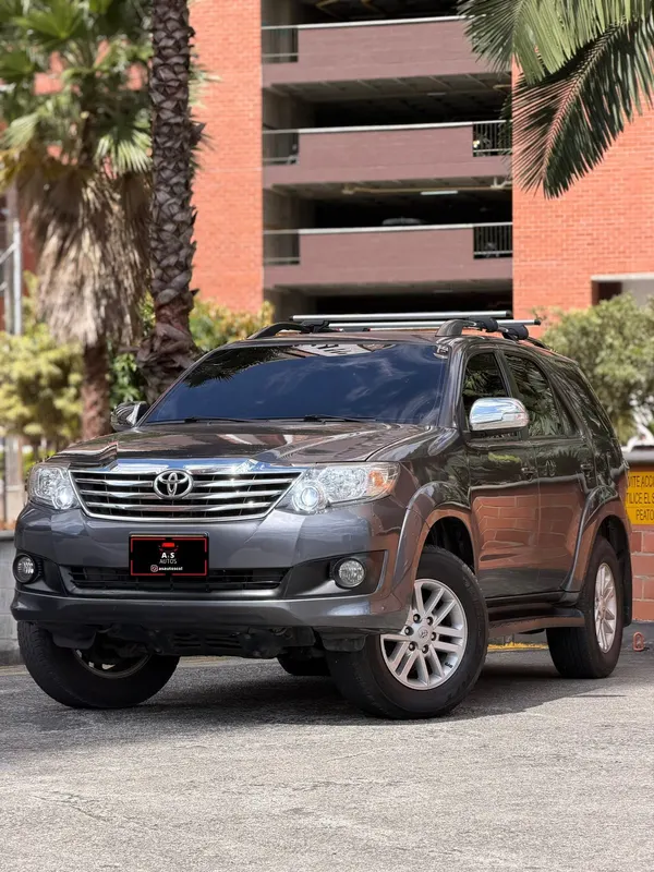 Toyota Fortuner Street 2015
