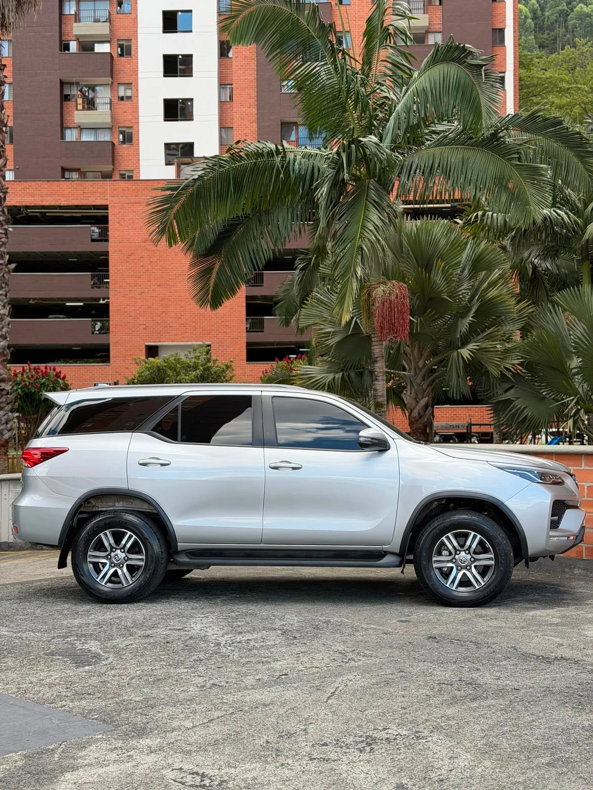 Toyota Fortuner Sr 2023 — foto 10 de 12