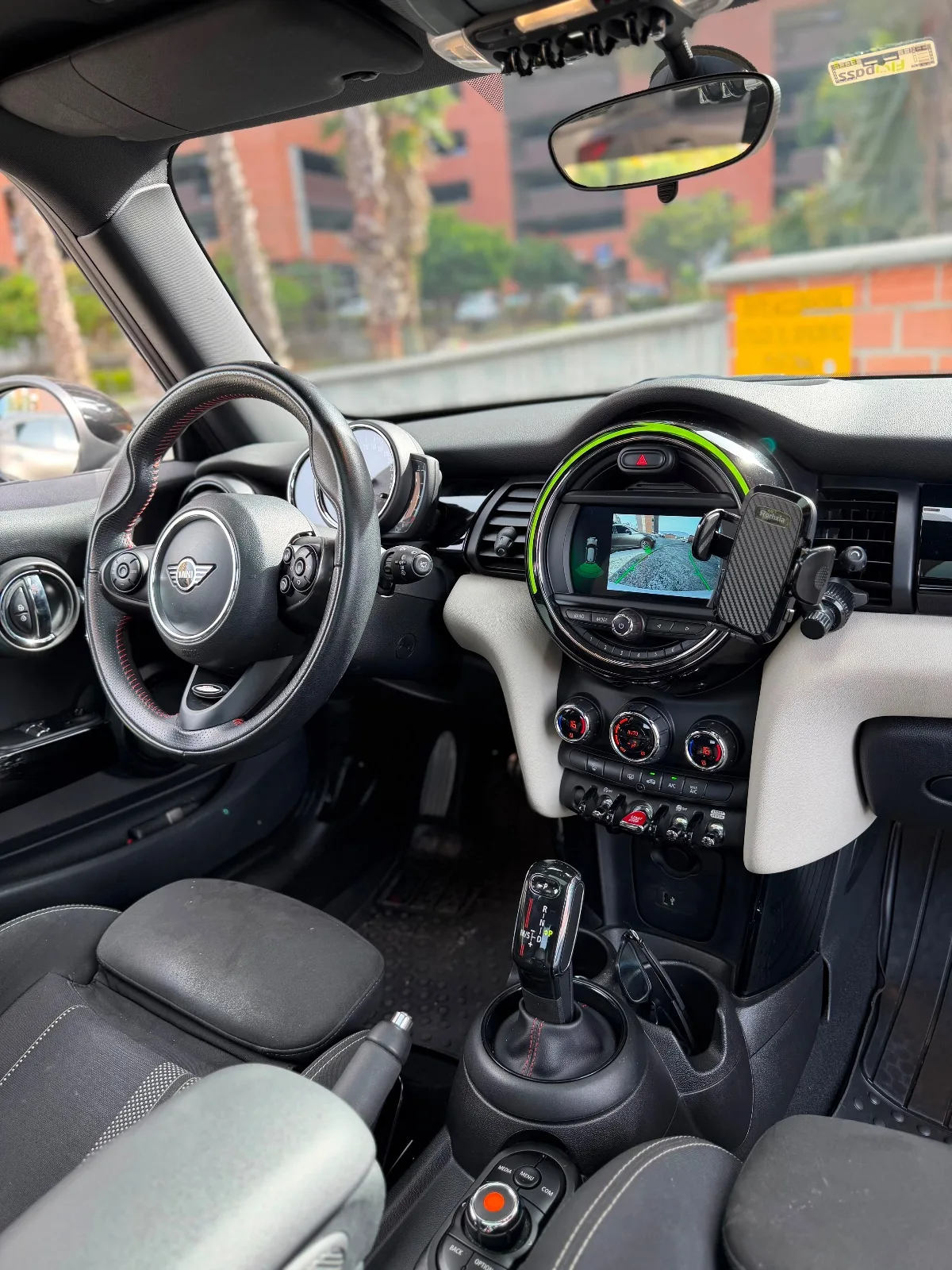 Mini Cooper S Sportback 2019 — foto 9 de 14