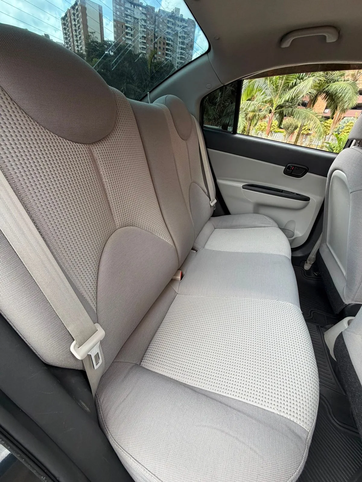 Hyundai Accent Vision 2009 — foto 8 de 12