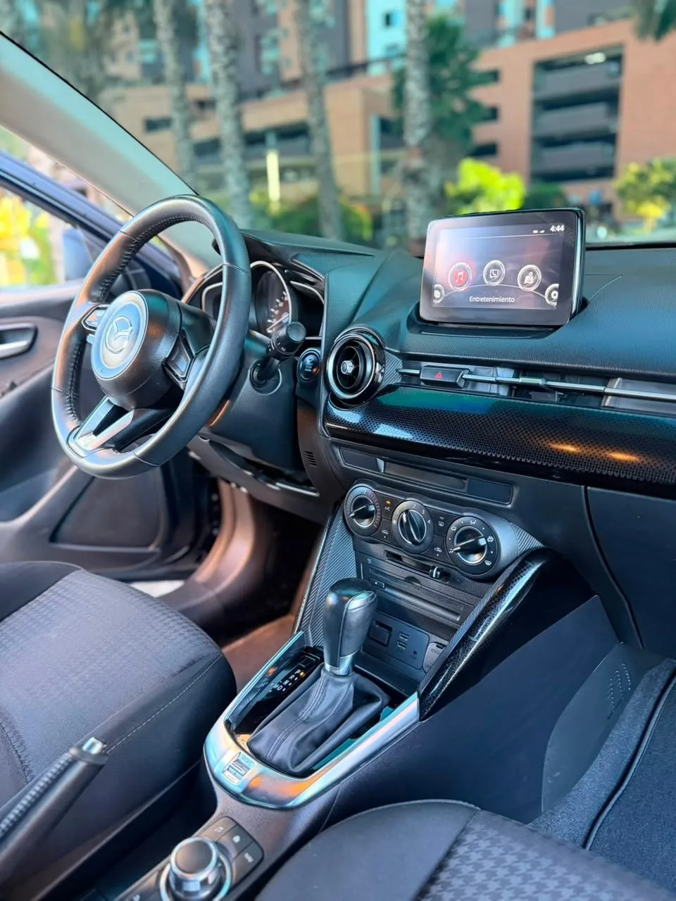 Mazda 2 Touring 2019 — foto 5 de 11