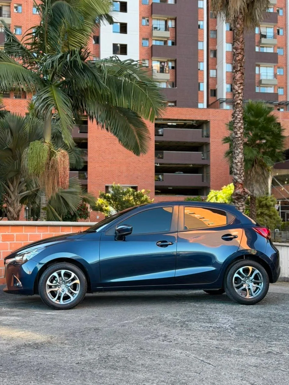 Mazda 2 Touring 2019 — foto 2 de 11
