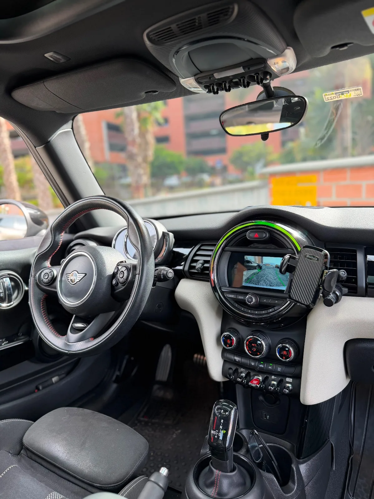 Mini Cooper S Sportback 2019 — foto 7 de 14