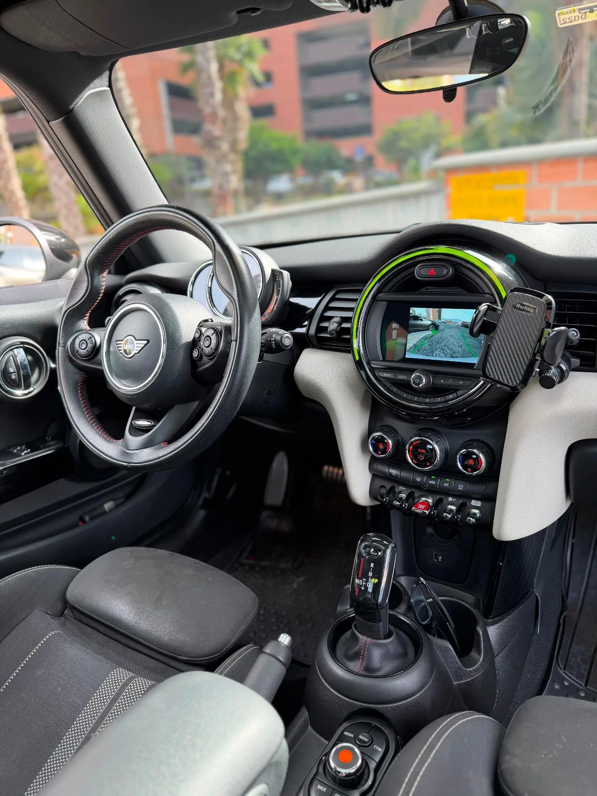 Mini Cooper S Sportback 2019 — foto 6 de 14